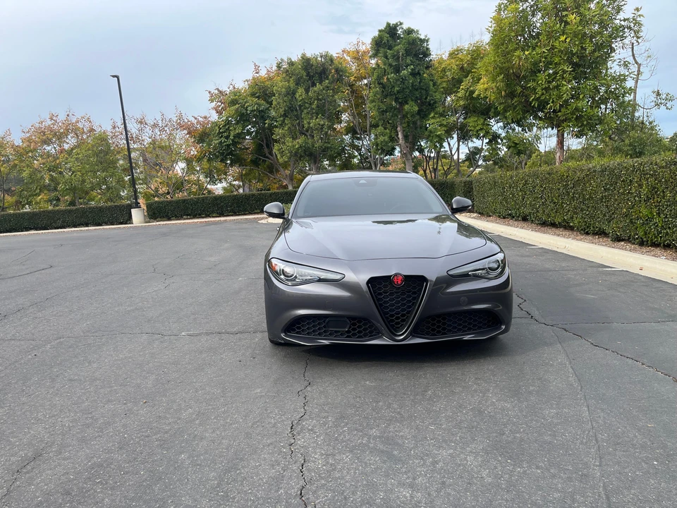 2020 Alfa Romeo Giulia - Image 24 of 31