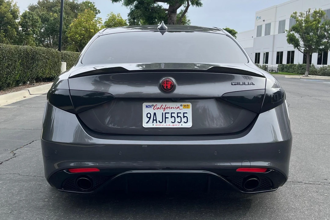 2020 Alfa Romeo Giulia - Image 5 of 31
