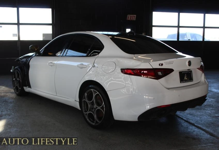 2020 Alfa Romeo Giulia - Image 6 of 21