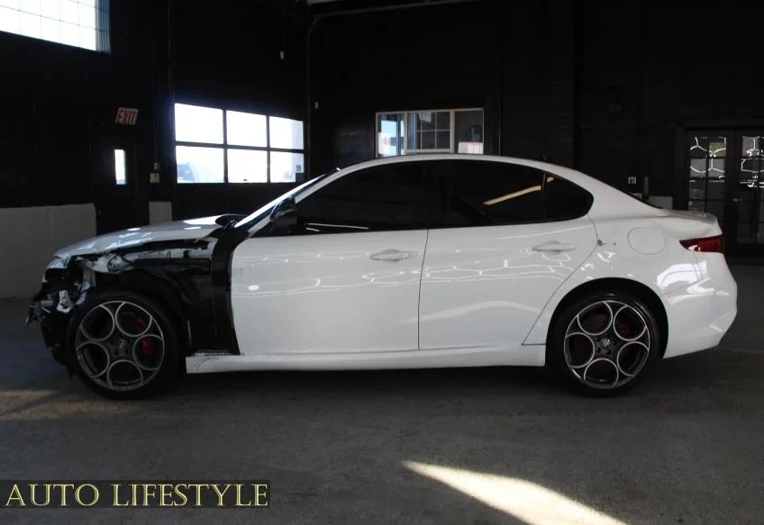 2020 Alfa Romeo Giulia - Image 10 of 21