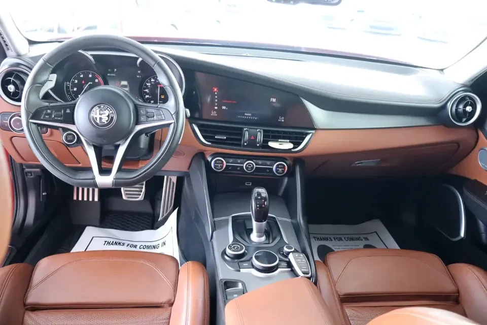 2020 Alfa Romeo Giulia - Image 5 of 5