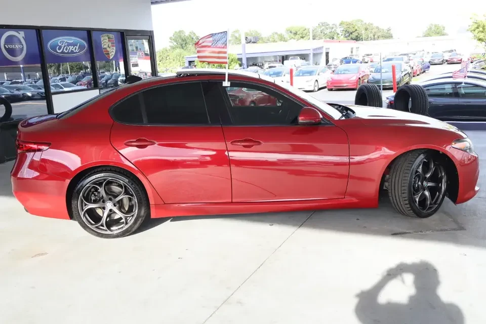 2020 Alfa Romeo Giulia - Image 2 of 5