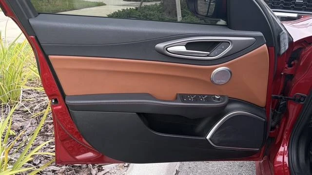 2020 Alfa Romeo Giulia - Image 9 of 19