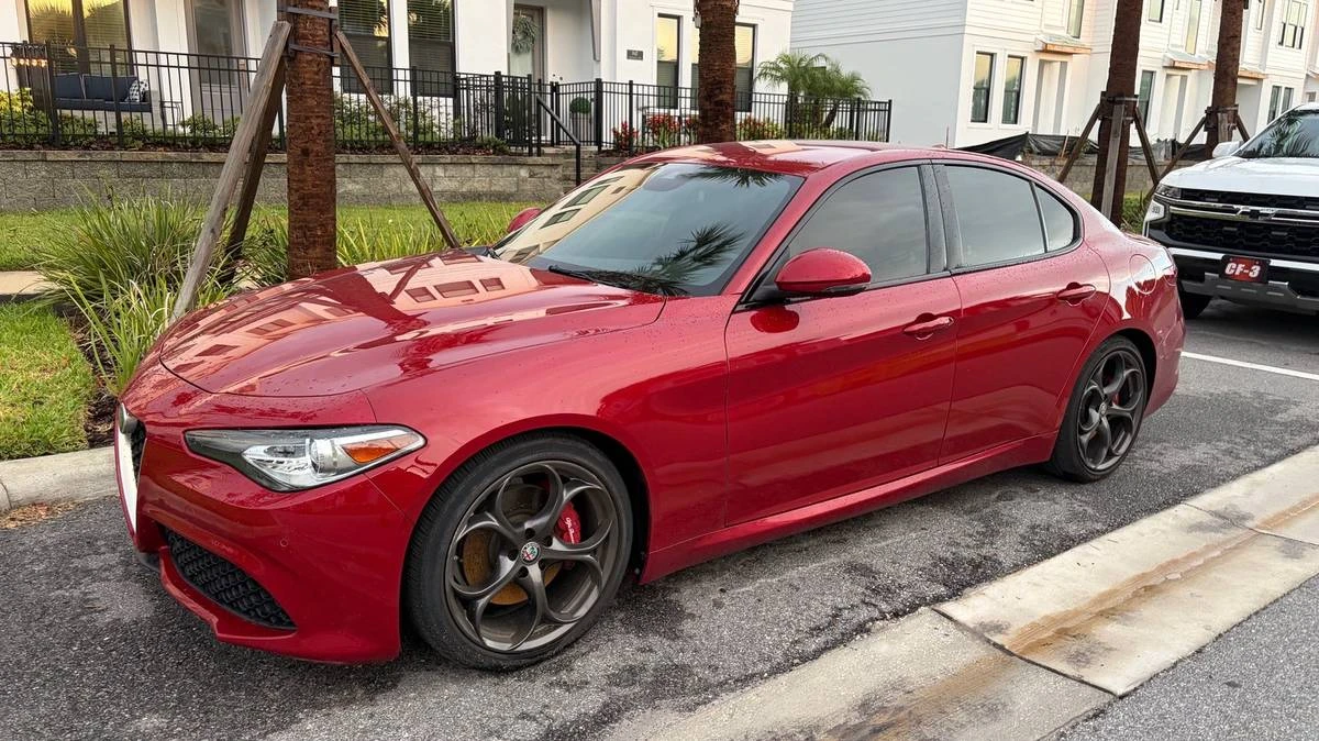 2020 Alfa Romeo Giulia - Image 7 of 24