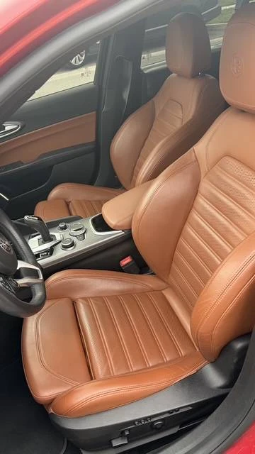 2020 Alfa Romeo Giulia - Image 11 of 19