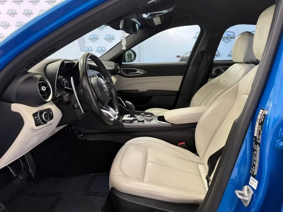 2020 Alfa Romeo Giulia - Image 18 of 19