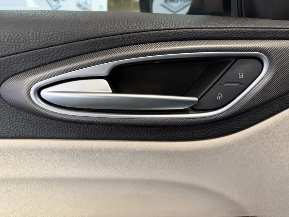 2020 Alfa Romeo Giulia - Image 14 of 19