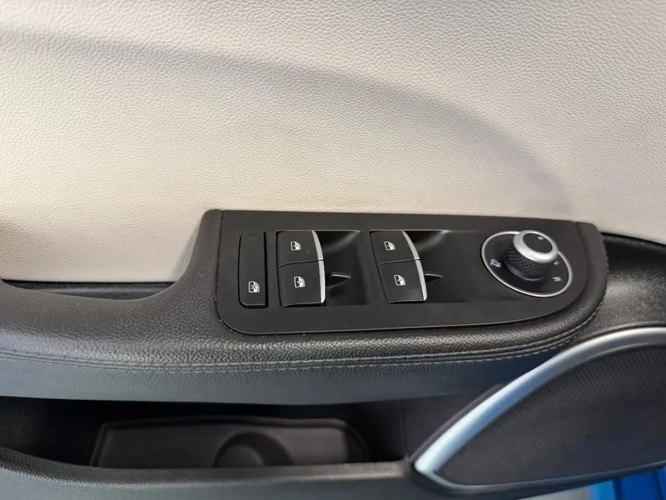 2020 Alfa Romeo Giulia - Image 16 of 19