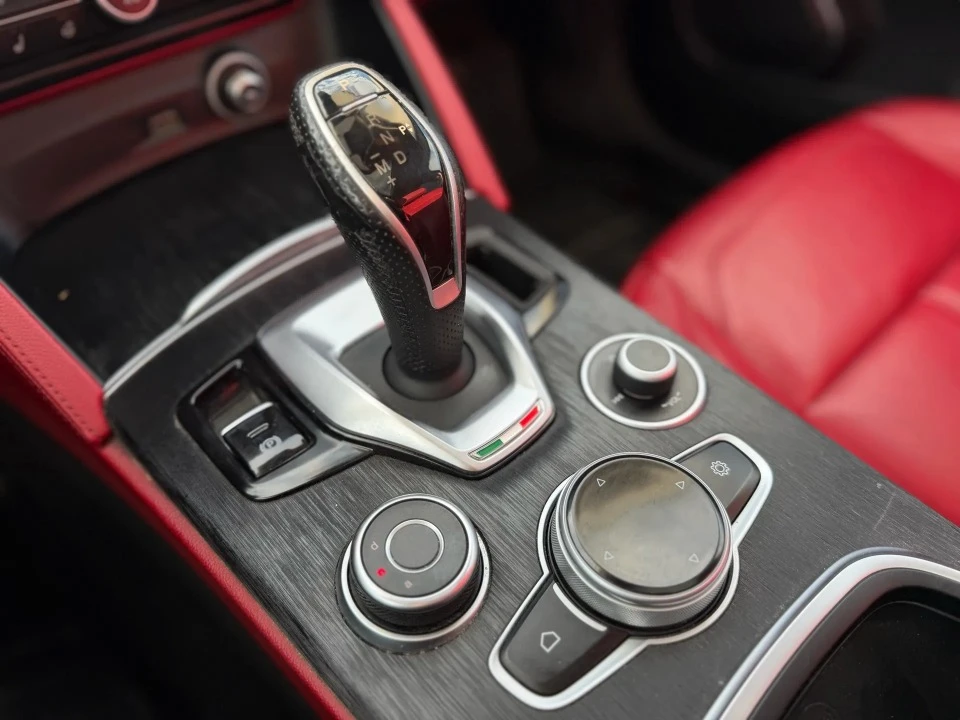 2020 Alfa Romeo Stelvio - Image 17 of 19