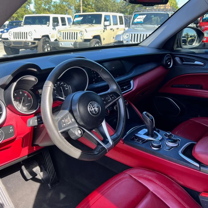 2020 Alfa Romeo Stelvio - Image 14 of 17