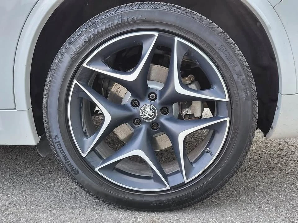 2020 Alfa Romeo Stelvio - Image 9 of 10