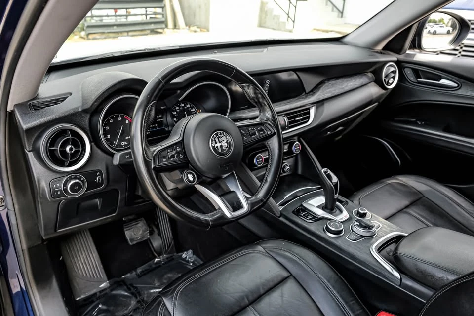 2020 Alfa Romeo Stelvio - Image 2 of 9