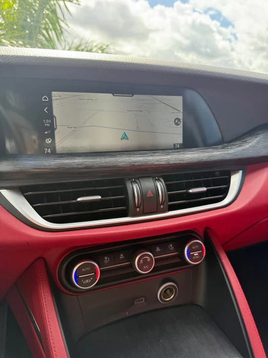 2020 Alfa Romeo Stelvio - Image 14 of 17