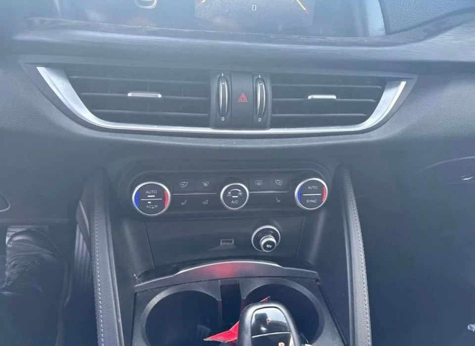 2020 Alfa Romeo Stelvio - Image 15 of 16