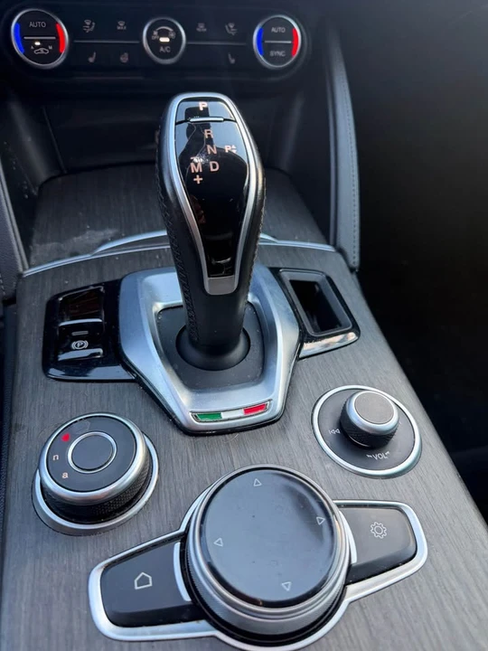 2020 Alfa Romeo Stelvio - Image 5 of 7