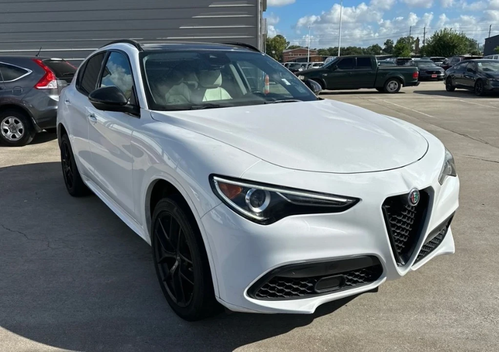 2020 Alfa Romeo Stelvio - Image 2 of 12