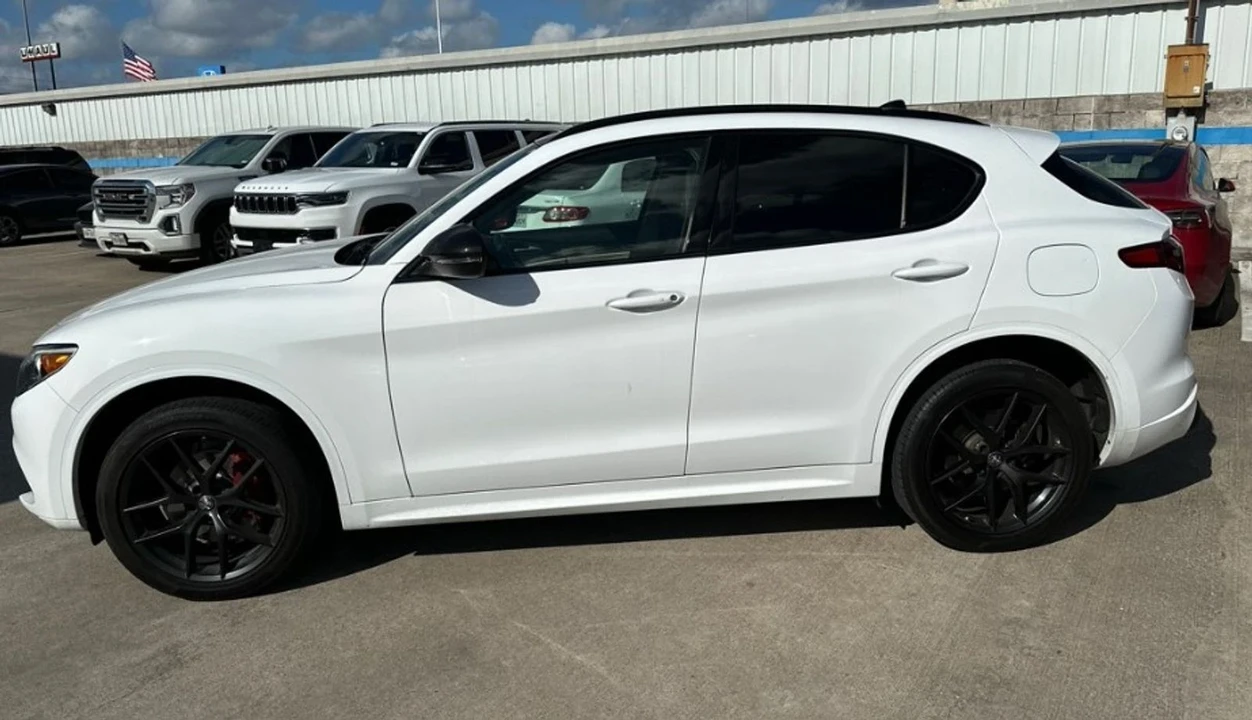 2020 Alfa Romeo Stelvio - Image 5 of 12