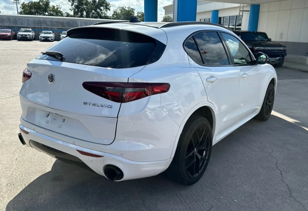 2020 Alfa Romeo Stelvio - Image 3 of 12