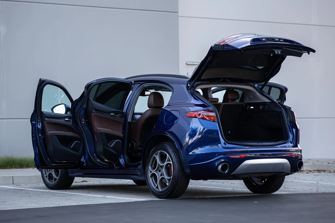 2020 Alfa Romeo Stelvio - Image 23 of 31
