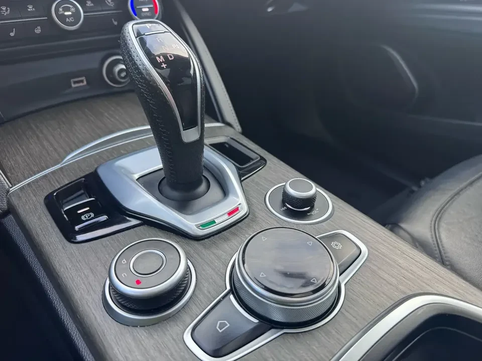 2020 Alfa Romeo Stelvio - Image 11 of 12