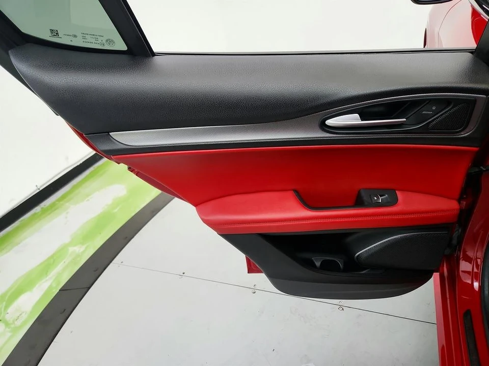 2020 Alfa Romeo Stelvio - Image 25 of 31