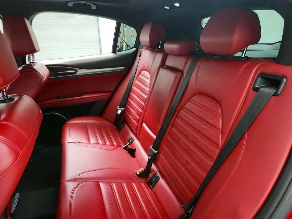 2020 Alfa Romeo Stelvio - Image 24 of 31