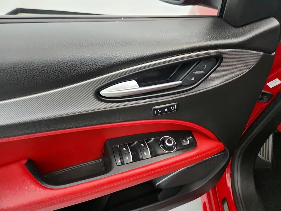 2020 Alfa Romeo Stelvio - Image 22 of 31