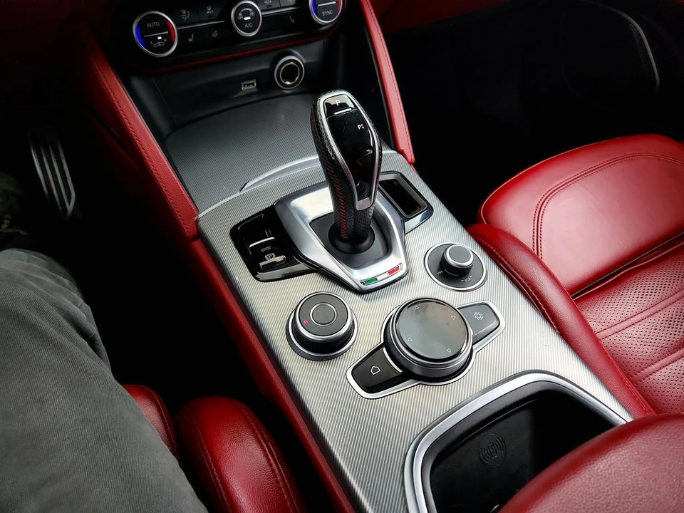 2020 Alfa Romeo Stelvio - Image 19 of 31