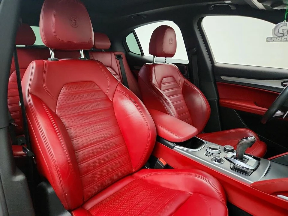 2020 Alfa Romeo Stelvio - Image 27 of 31