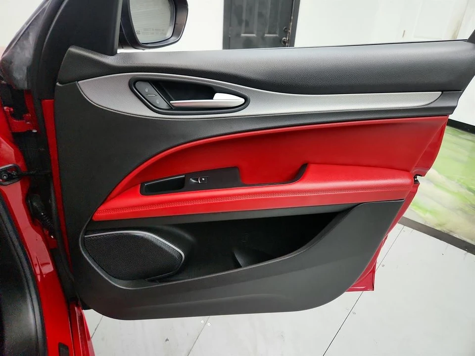2020 Alfa Romeo Stelvio - Image 28 of 31