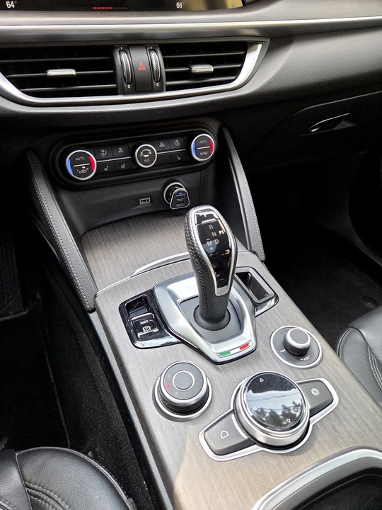 2020 Alfa Romeo Stelvio - Image 29 of 31
