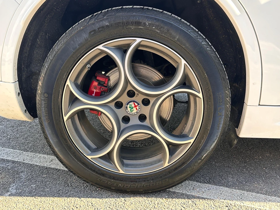 2020 Alfa Romeo Stelvio - Image 14 of 31