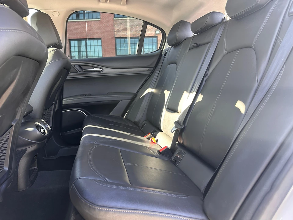 2020 Alfa Romeo Stelvio - Image 23 of 31