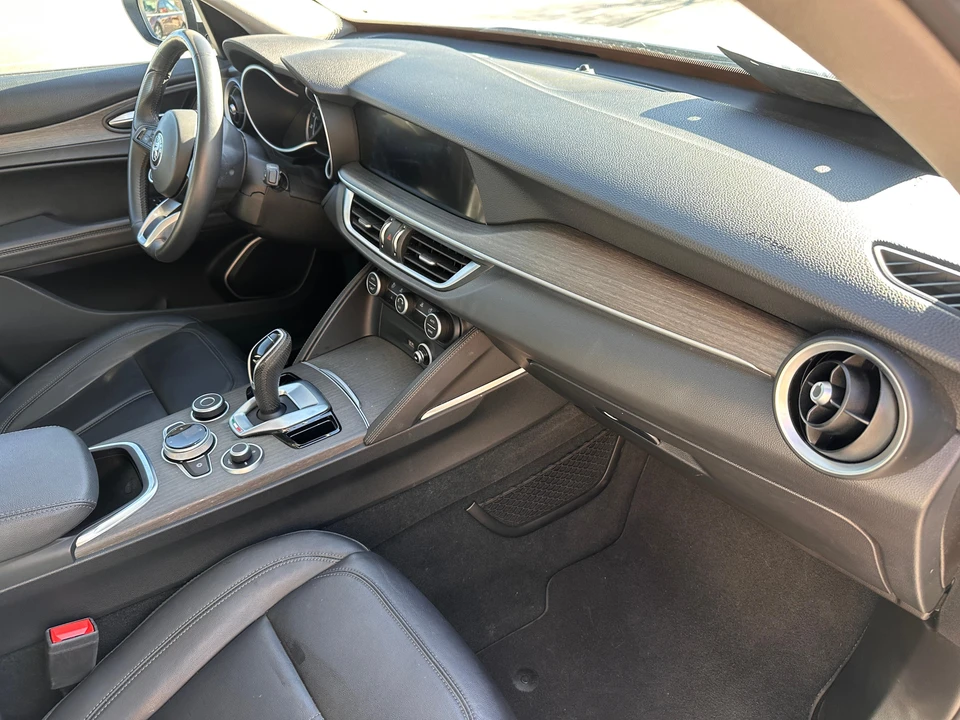 2020 Alfa Romeo Stelvio - Image 27 of 31