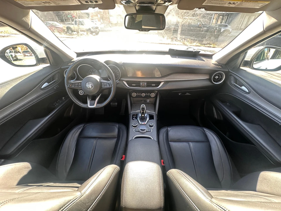 2020 Alfa Romeo Stelvio - Image 24 of 31
