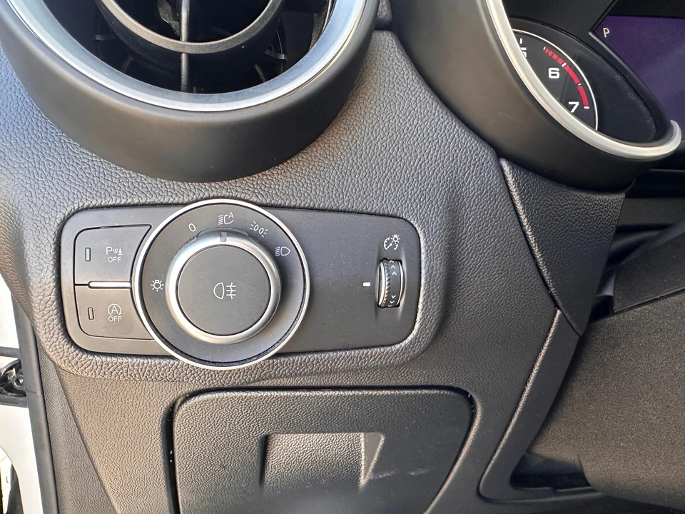2020 Alfa Romeo Stelvio - Image 26 of 31