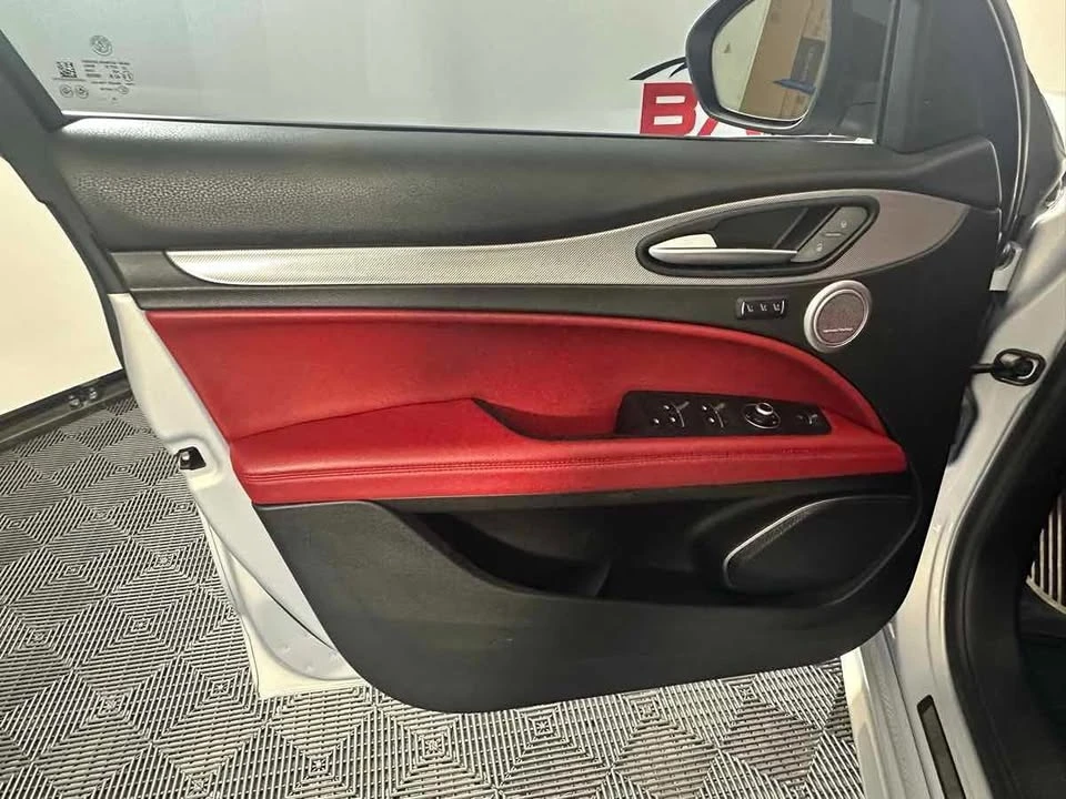 2020 Alfa Romeo Stelvio - Image 15 of 18