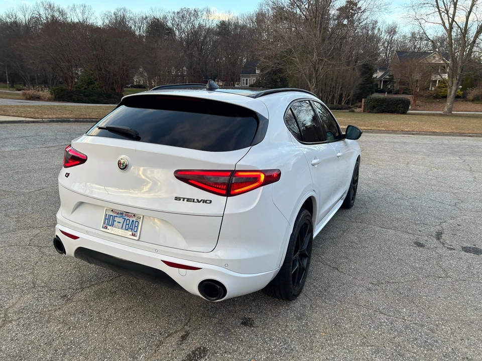 2020 Alfa Romeo Stelvio - Image 14 of 31