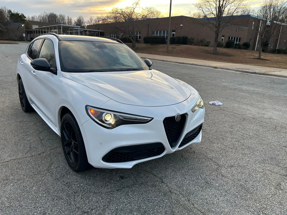 2020 Alfa Romeo Stelvio - Image 19 of 31
