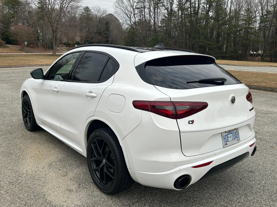 2020 Alfa Romeo Stelvio - Image 10 of 31
