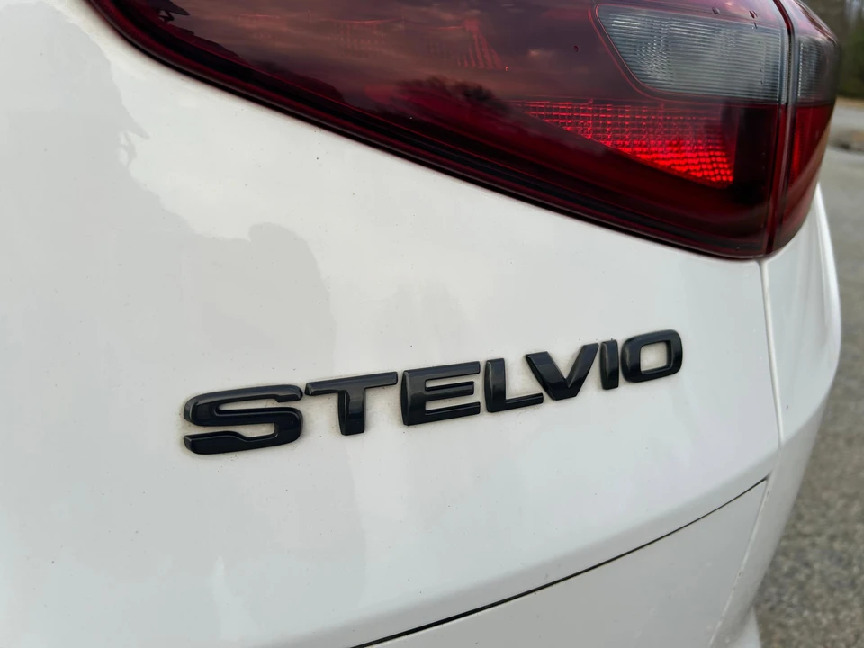 2020 Alfa Romeo Stelvio - Image 30 of 31
