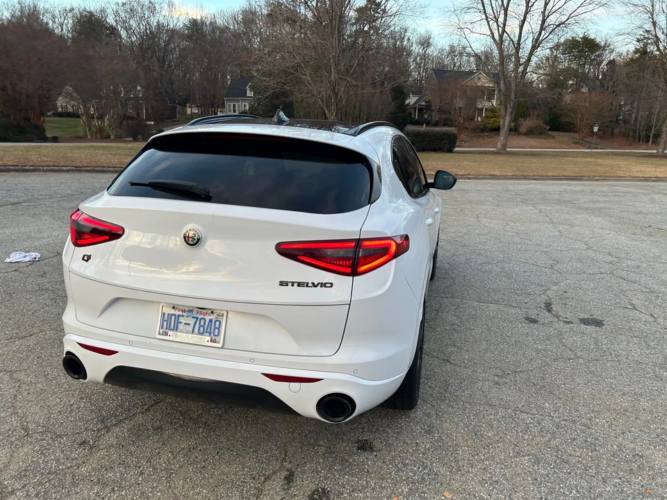 2020 Alfa Romeo Stelvio - Image 13 of 31