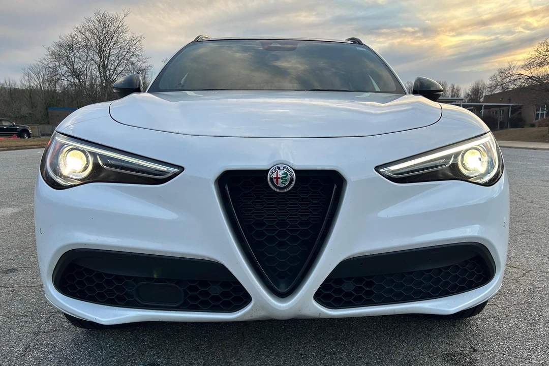 2020 Alfa Romeo Stelvio - Image 2 of 31
