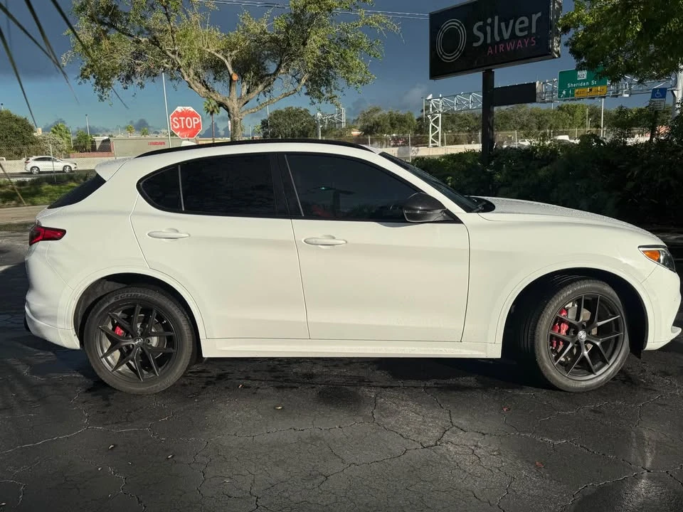 2020 Alfa Romeo Stelvio - Image 16 of 18