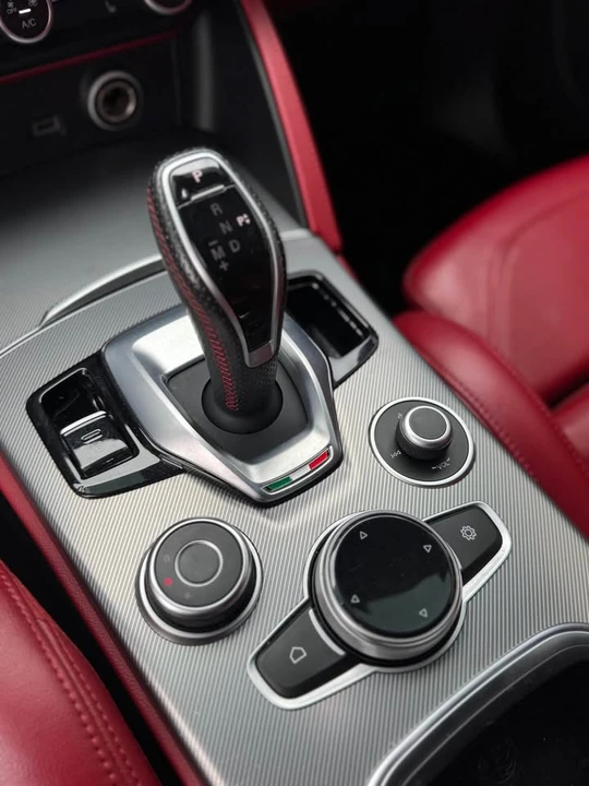 2020 Alfa Romeo Stelvio - Image 11 of 20