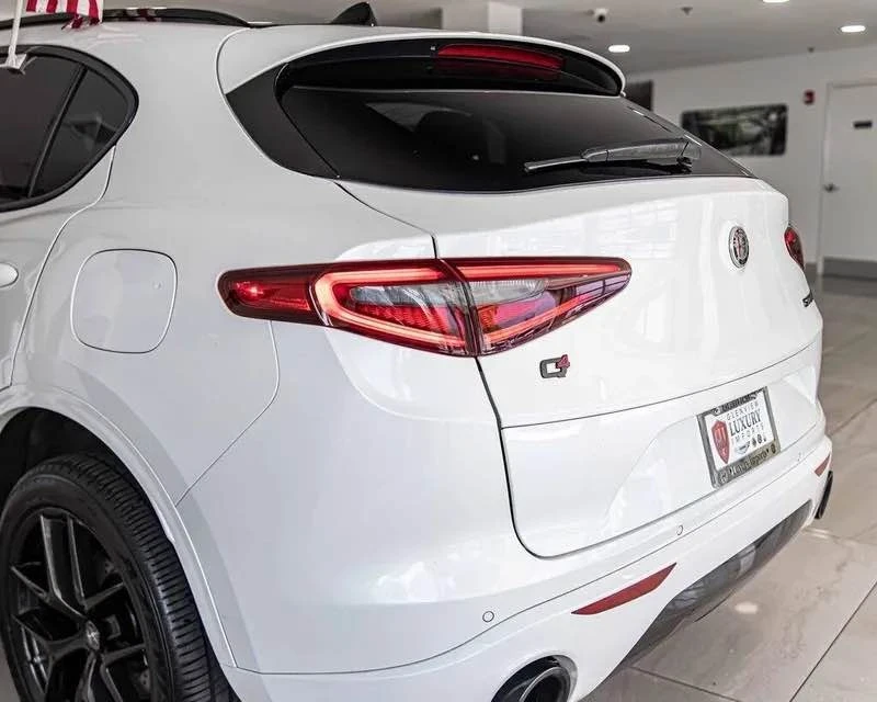 2020 Alfa Romeo Stelvio - Image 8 of 19