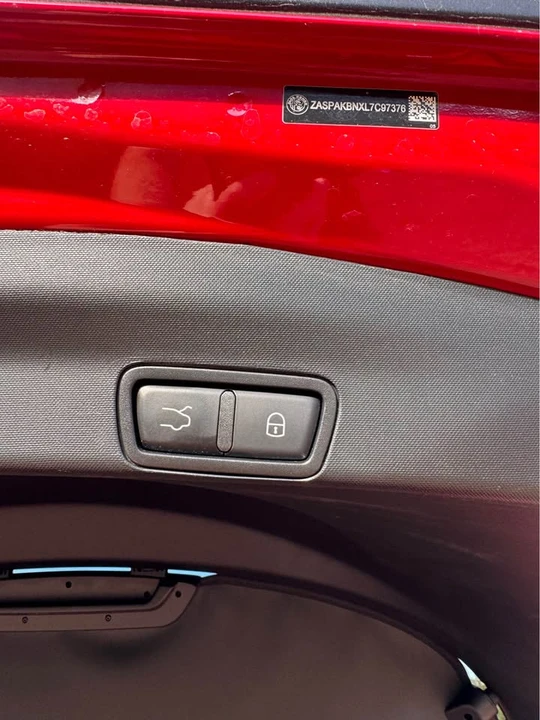 2020 Alfa Romeo Stelvio - Image 9 of 10