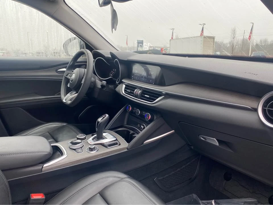 2020 Alfa Romeo Stelvio - Image 16 of 17