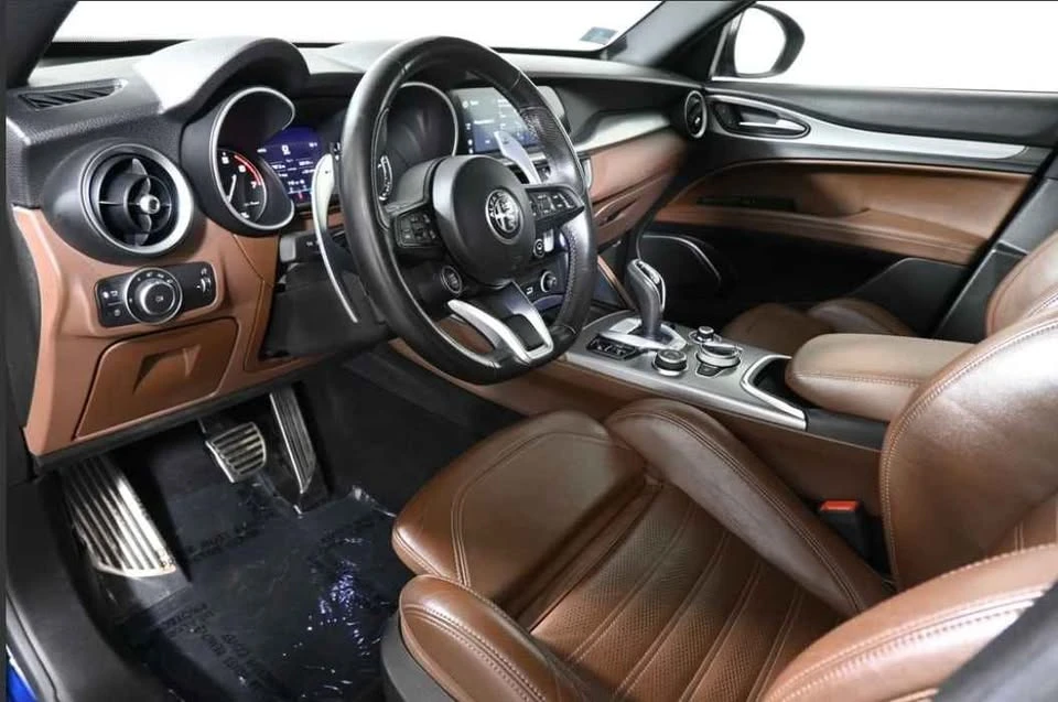 2020 Alfa Romeo Stelvio - Image 11 of 19