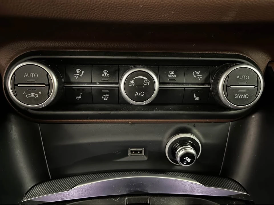 2020 Alfa Romeo Stelvio - Image 11 of 17
